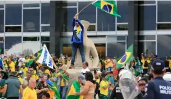 Gobierno de Brasil cree que hubo "planificación" en ataques a instituciones