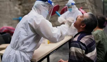 China suma 21 nuevos casos de COVID-19, 13 de ellos en Xinjiang