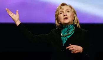 Hillary Clinton: "Nos fuimos de la Casa Blanca en bancarrota"