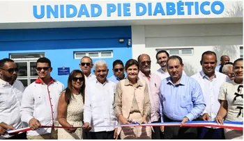 Raquel Peña inaugura ampliación de Emergencia en hospital de Cenoví