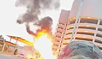 El militar que acribilló a 20 personas en un centro comercial de Tailandia logró huir