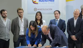 Tras 37 días, levantan el paro de maestros en Colombia