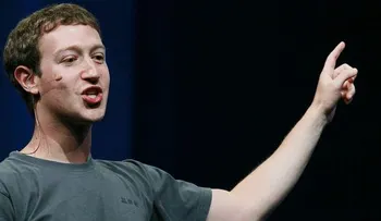 Mark Zuckerberg le ganó la batalla a Microsoft por la compra de WhatsApp