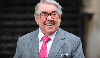 Muere el comediante escocés Ronnie Corbett