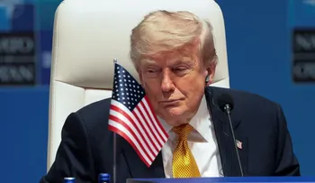 Trump rechaza limitar el desarrollo de la IA y presenta portal gubernamental America.gov