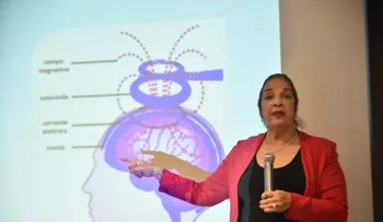 Conferencia sobre salud mental y neuromodulación en RD