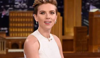 Scarlett Johansson vuelve a sacudir las redes sociales con nuevo desnudo