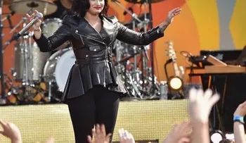 Cantante Demi Lovato abandona las redes sociales por las crícas