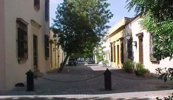 Inician instalación de cámara de seguridad en la Ciudad Colonial
