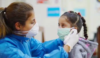 El COVID-19 rara vez causa problemas graves o la muerte en los niños