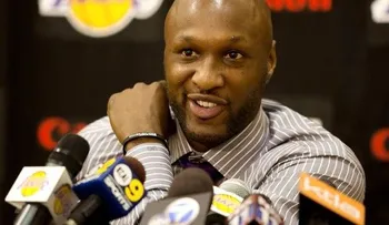 Testigo dijo al 911 que Lamar Odom consumía cocaína