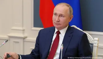 Putin firma ley establece fe en DIOS en la Constitución Rusa y educación patriótica; puede aspirar por dos nuevos mandatos 