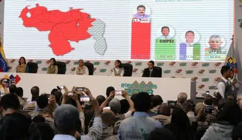 Falcón desconoce comicios en Venezuela; Maduro convoca perdedores a un "gran diálogo"