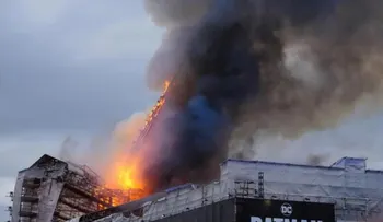 Nadie había resultado herido durante incendio en antigua bolsa de Copenhague