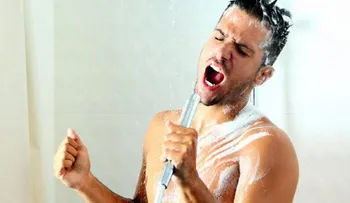 Cantar en la ducha disminuye los niveles del estrés y mejora tu estado de ánimo 
