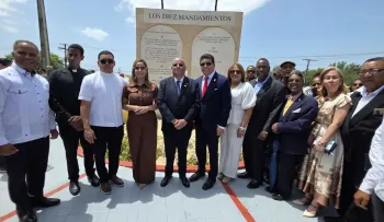 Digecac inaugura Monumento a los Diez Mandamientos en la Carretera Mella