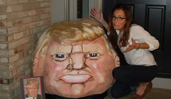 'Donald Trumpkin': artista decora calabaza gigante con el rostro del magnate