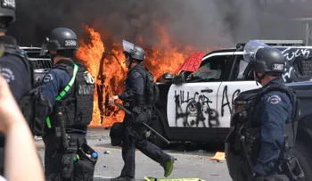 Decretan el toque de queda nocturno en 25 ciudades de EEUU por disturbios