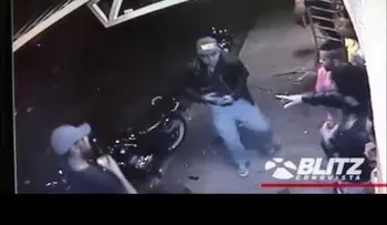Una fracción de segundo decide un duelo fatal entre un hombre y una mujer