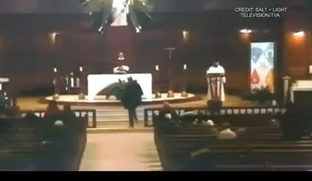 El ataque a cuchillada contra el sacerdote Claude Grou durante una misa en Montreal