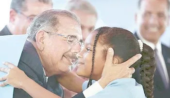 Danilo completa 10 mil aulas prometidas de 2014