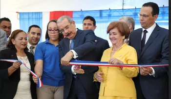 Danilo Medina profundiza revolución educativa en Santiago, con entrega de 7 centros educativos 
