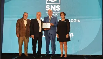 SNS reconoce labor de odontólogos en su día