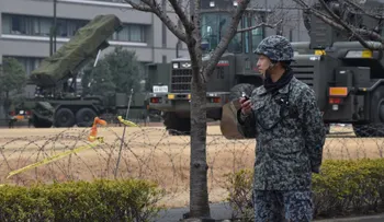 Japón podría dejar su postura pacifista para enfrentar amenaza nuclear de Corea del Norte
