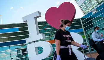 PR multará con 300 dólares a viajeros que no tengan prueba negativa; historia de la Dra. Polo