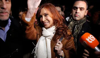 Cristina Fernández declara en presunto caso de corrupción