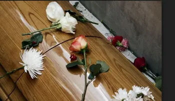 Hallan 11 cadáveres abandonados en funeraria de EEUU 