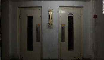 Hallan el cuerpo de una mujer en el ascensor donde quedó encerrada durante 30 días