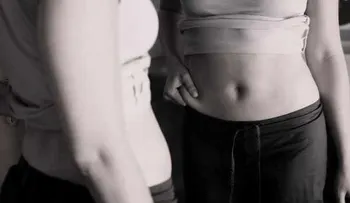 ¿Por qué no logras marcar tus abdominales?