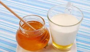 Anota los grandes beneficios de Beber una taza de leche con miel 