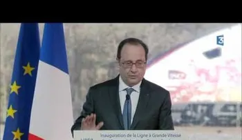 Durante un discurso de François Hollande, un gendarme disparó por error e hirió a dos personas