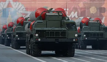 Olvídense de los S-300 o S-400 rusos: llega el sistema de defensa aérea S-500