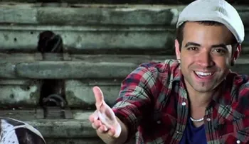 Venezuela anula pasaporte a Nacho (VIDEO de apoteósico discurso del cantante)