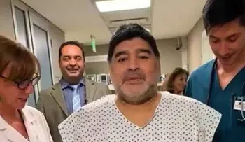 A Maradona le "metían pastillas trituradas en la cerveza para que no jodiera de noche"
