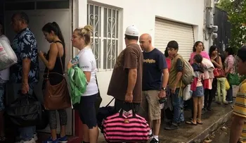 El huracán Patricia toca tierra mexicana
