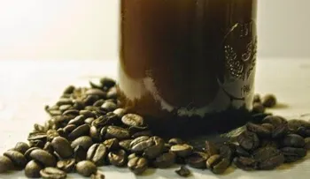Crema de café para mejorar el contorno de los ojos