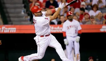 Jonrón de Pujols da victoria a Angelinos sobre Piratas