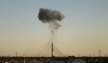 Rusia ataca por tercer día consecutivo los puentes de Kiev y hiere a dos personas