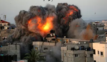 Mientras se negocia tregua, sigue intercambio de fuego entre Israel y Gaza