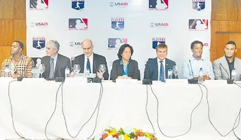 USAID firma convenio con  MLB y Sindicato