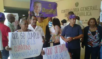 Productores de café realizan piquete frente a Ministerio de Agricultura