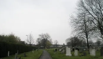 Arrestan a un fantasma en el cementerio de Kingston