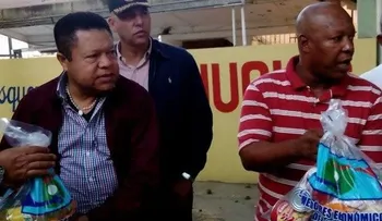 Comedores Económicos entrega alimentos en sectores de SDE y Haina