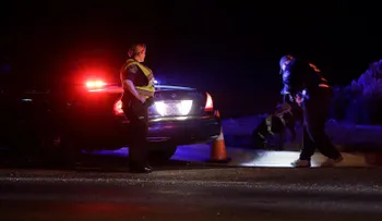 Policía de Austin, Texas, responde a reportes de un paquete sospechoso en un FedEx