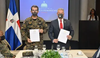 Ministerios de la Presidencia y de Defensa firman acuerdo para incluir militares en el Plan Nacional de Viviendas Familia Feliz