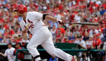 Cardenales remontan y vencen a Cachorros 